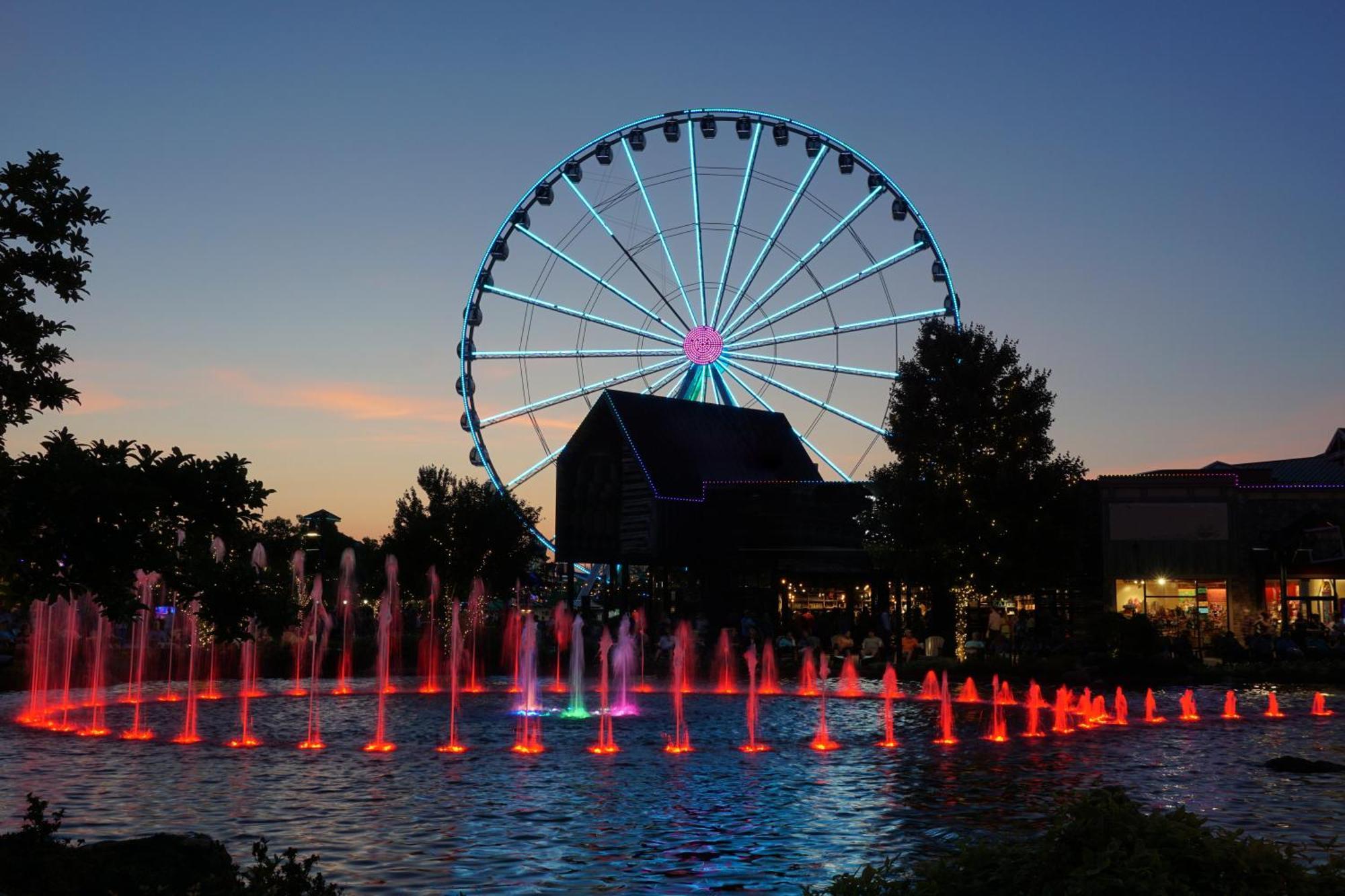 A Stones Throw, You Get 1089 Free Attraction Tickets Per Paid Day, Dollywood And Much More! Pigeon Forge Luaran gambar